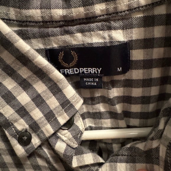 Fred Perry Button Down - Picture 2 of 2